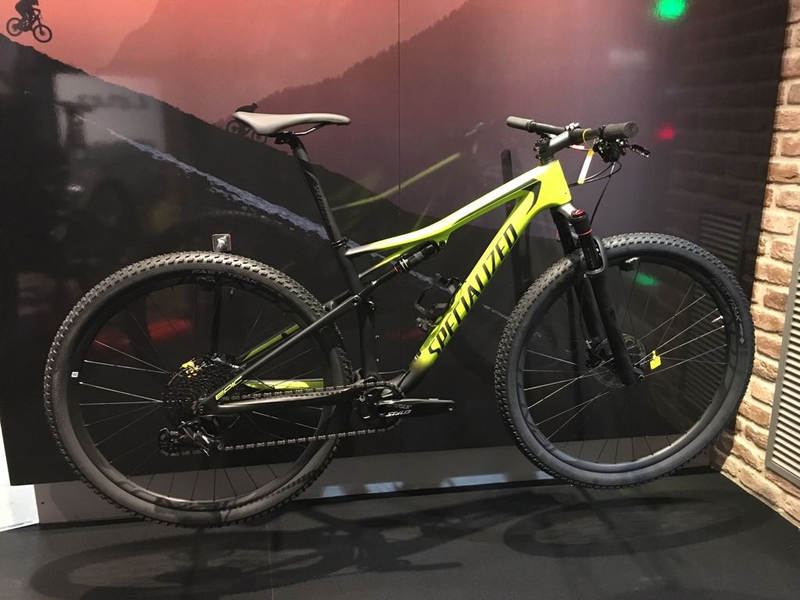 Specialized Epic Expert 2018 en amarillo y negro